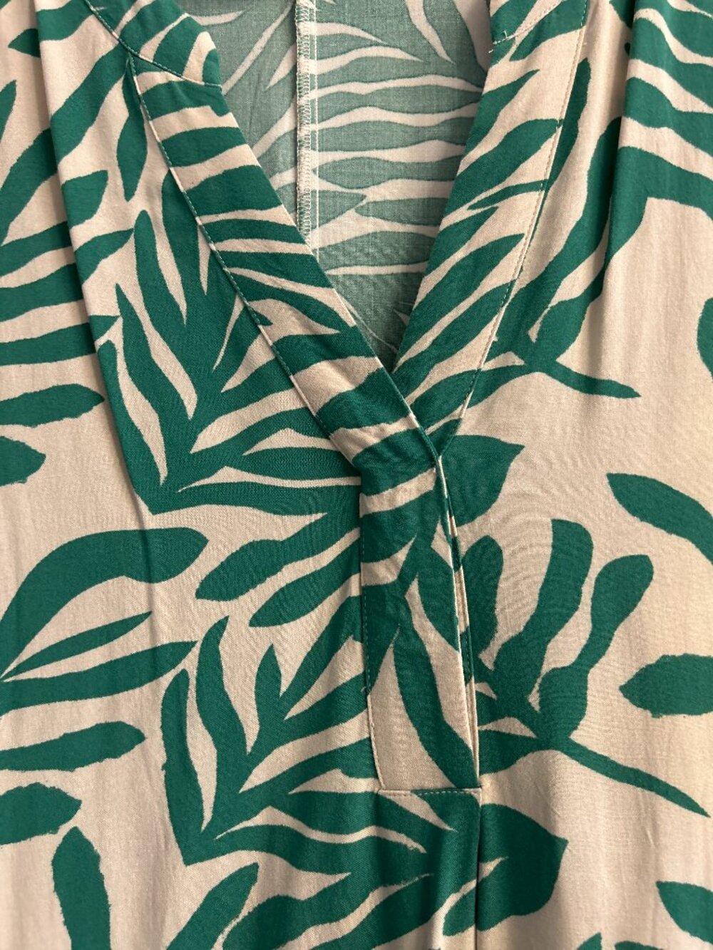 H&M Green Cream Tropical Palm Leaf Kaftan Tunic Dress Shift V-Neck XXL 20 Boho - Picture 2 of 6